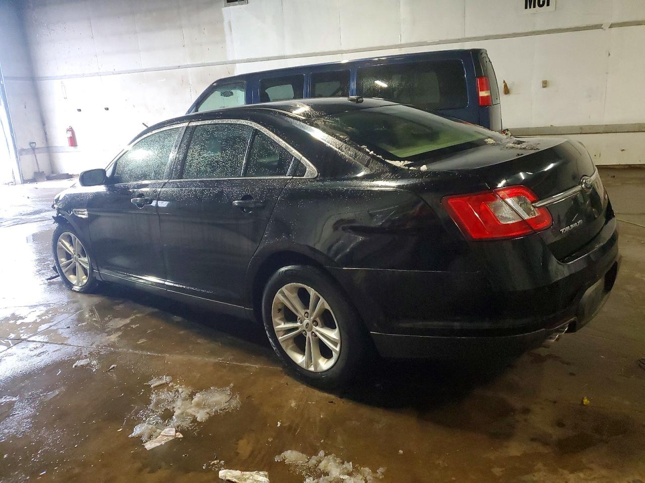 2012 FORD TAURUS SEL photo 2
