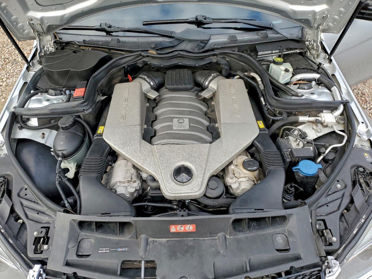 2010 MERCEDES-BENZ C 63 AMG photo 11