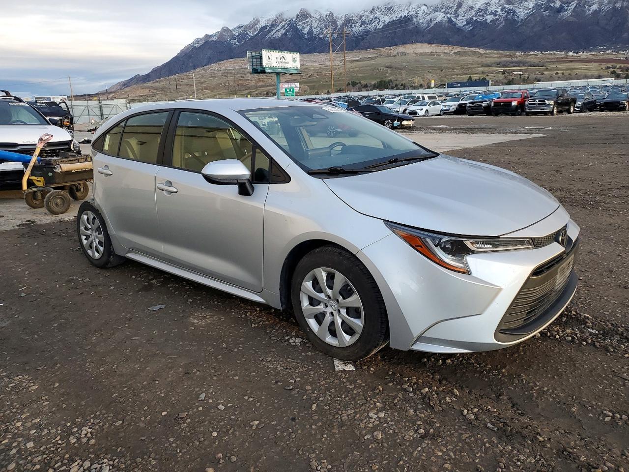 2023 TOYOTA COROLLA LE photo 4