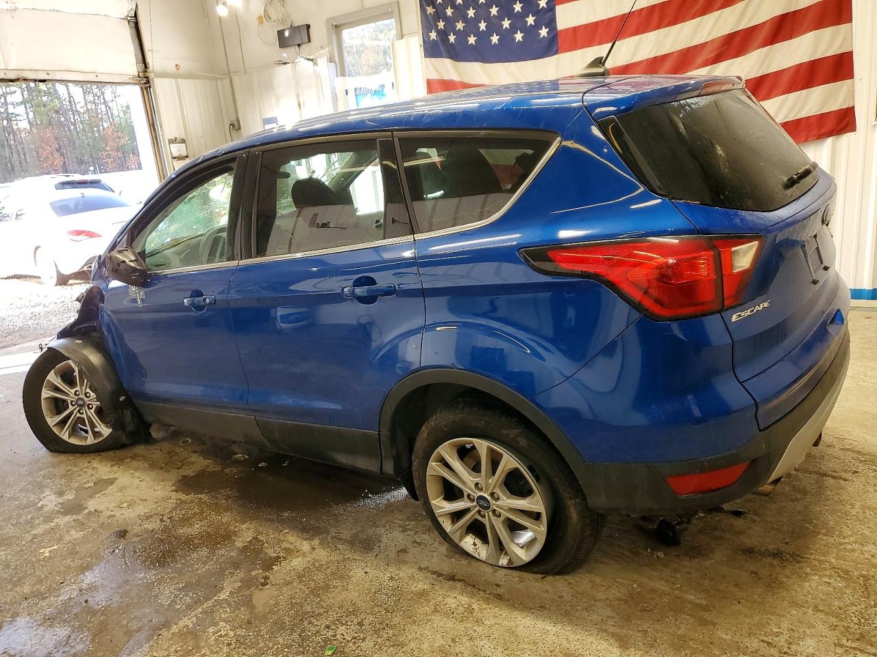 2019 FORD ESCAPE SE photo 2