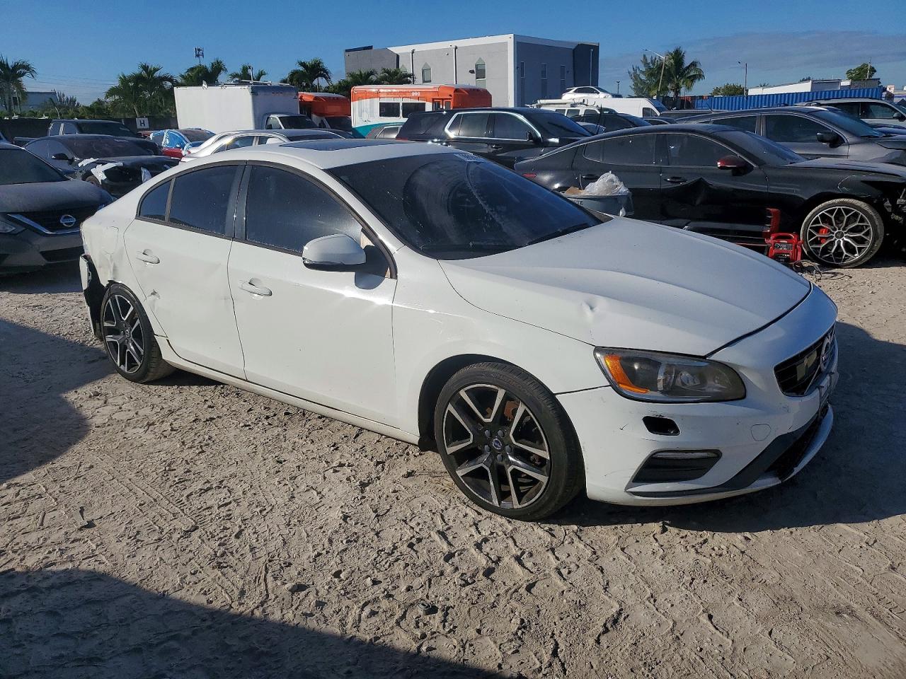 2017 VOLVO S60 DYNAMIC photo 10
