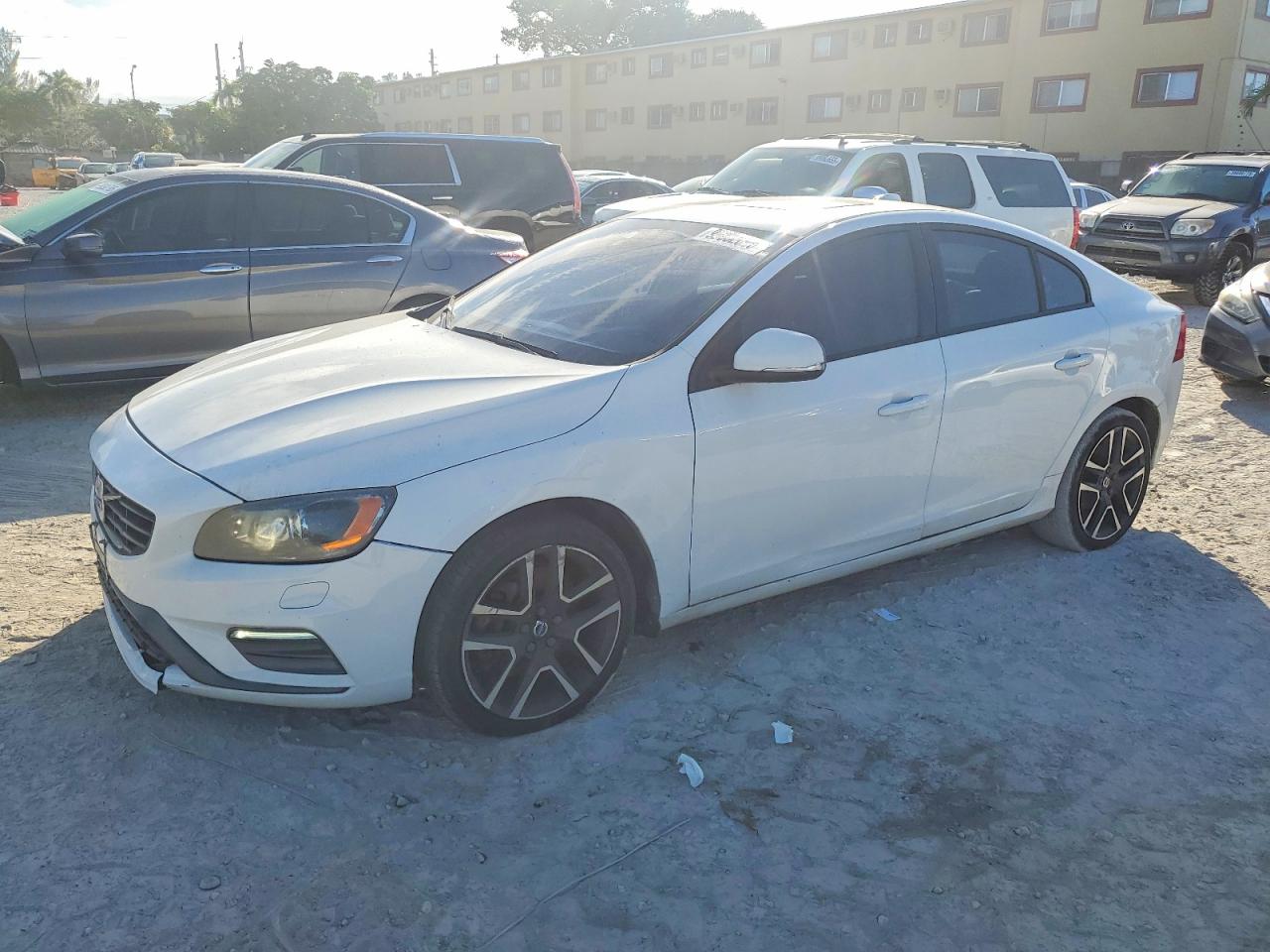 2017 VOLVO S60