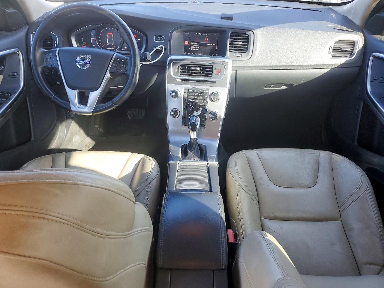 2017 VOLVO S60 DYNAMIC photo 22