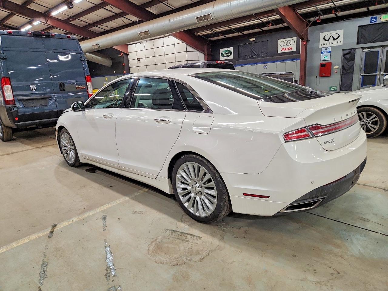 2016 LINCOLN MKZ photo 2