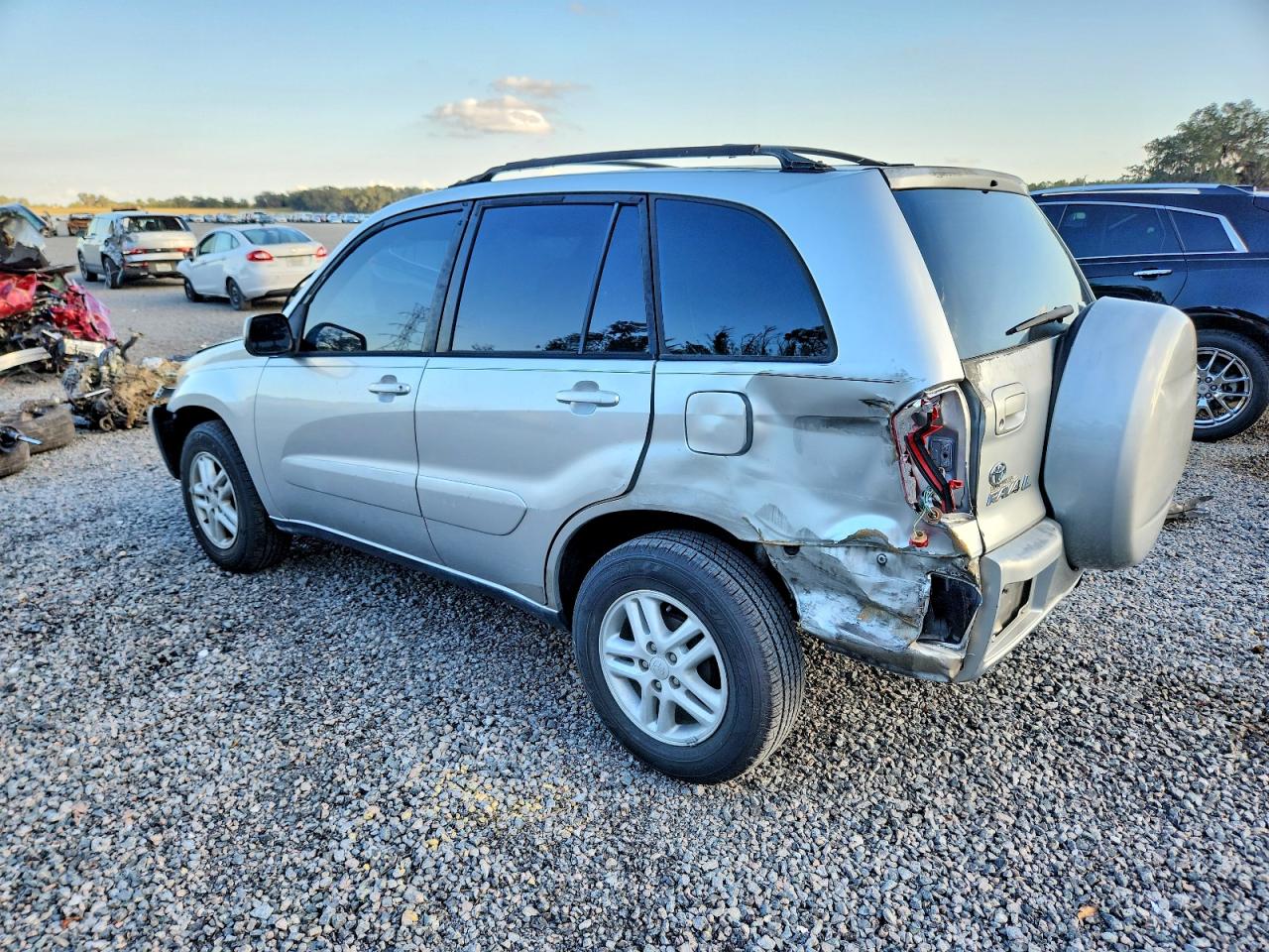 2002 TOYOTA RAV4 photo 2