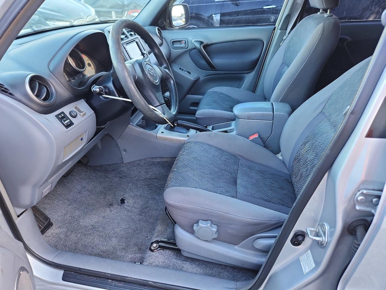 2002 TOYOTA RAV4 photo 7