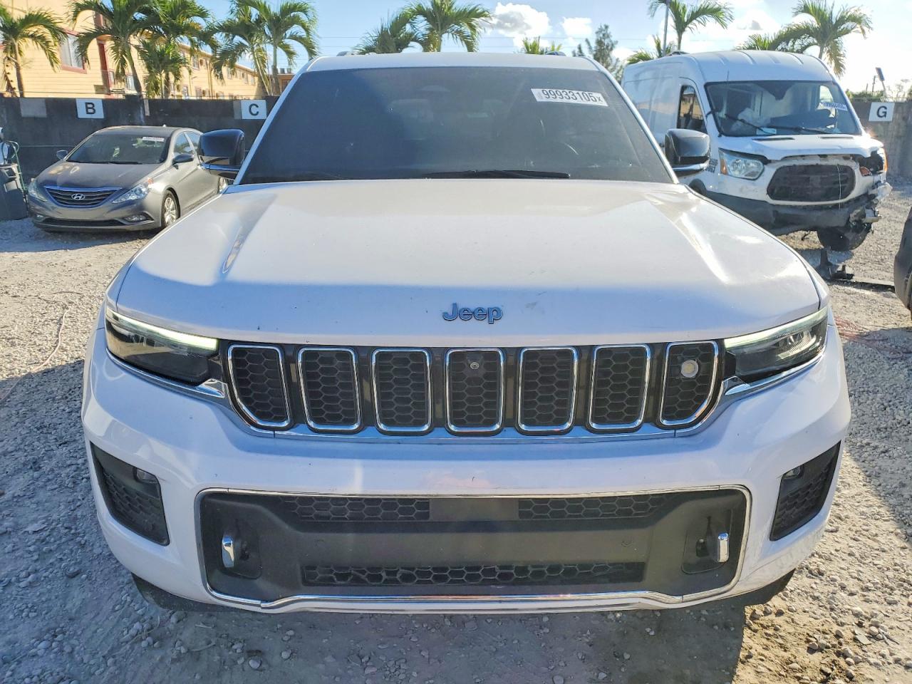 2022 JEEP GRAND CHEROKEE OVERLAND photo 5