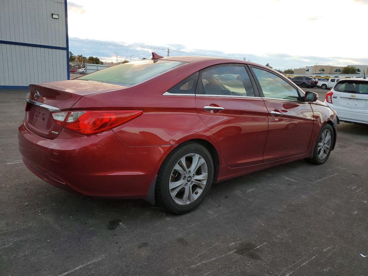 2011 HYUNDAI SONATA SE photo 5