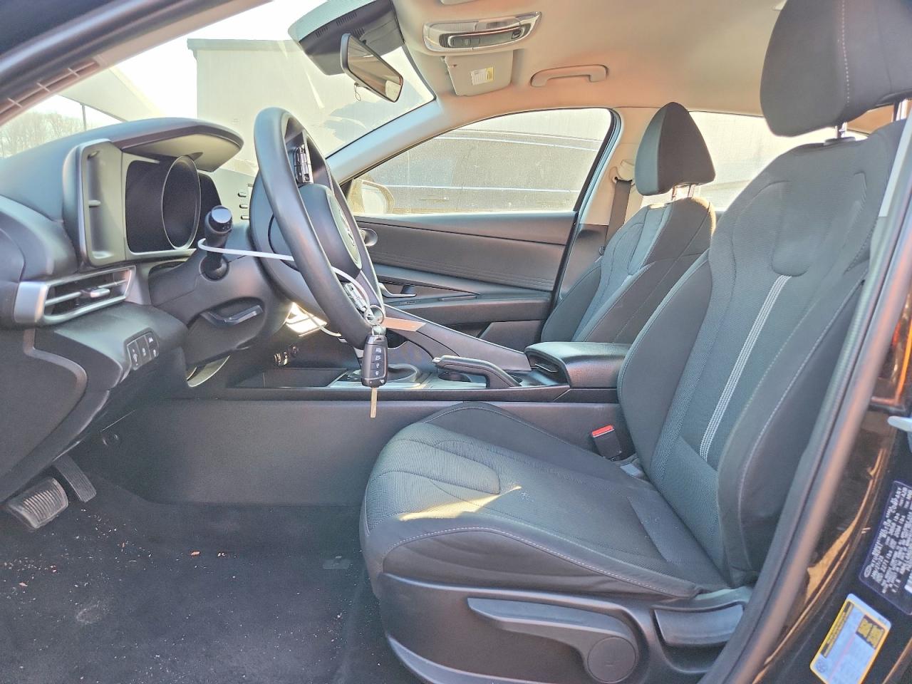 2023 HYUNDAI ELANTRA SE photo 7