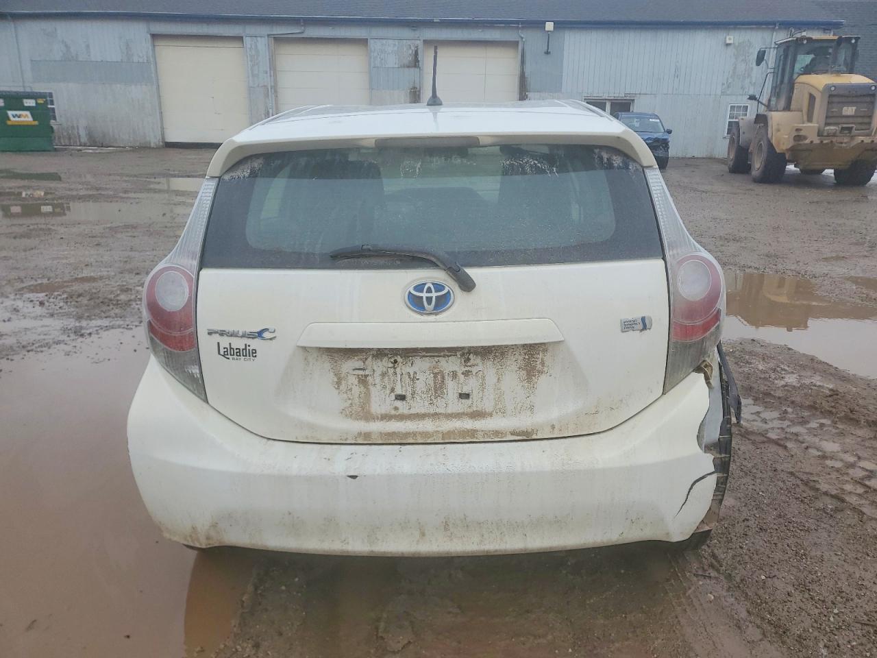 2013 TOYOTA PRIUS C photo 6