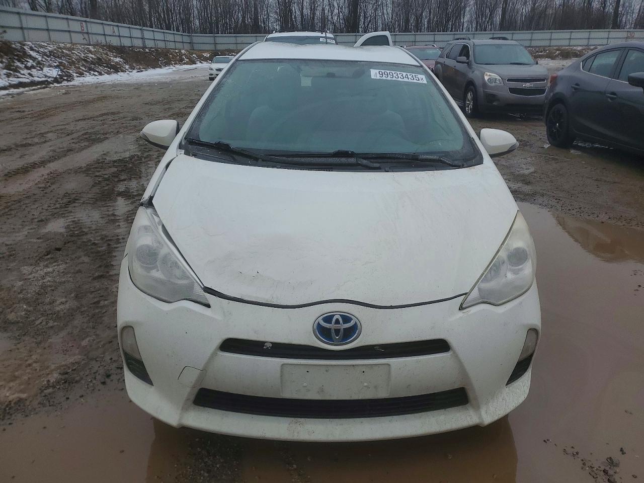 2013 TOYOTA PRIUS C photo 5