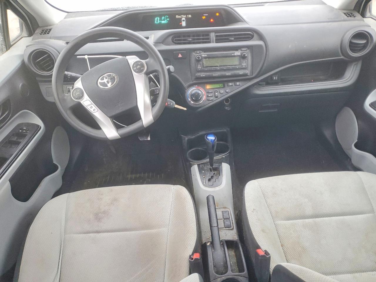 2013 TOYOTA PRIUS C photo 8