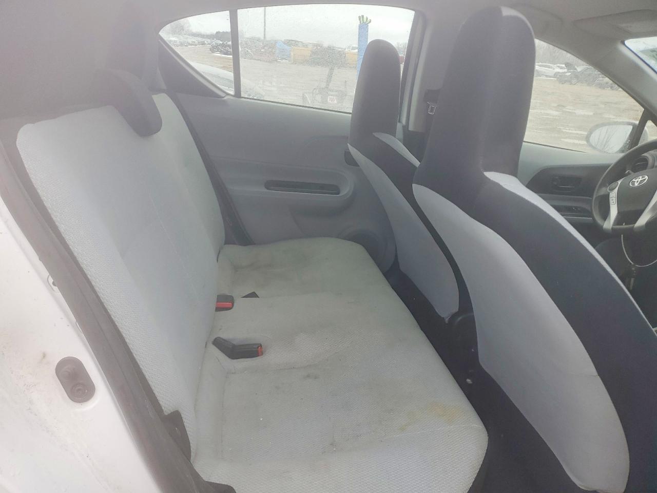 2013 TOYOTA PRIUS C photo 10