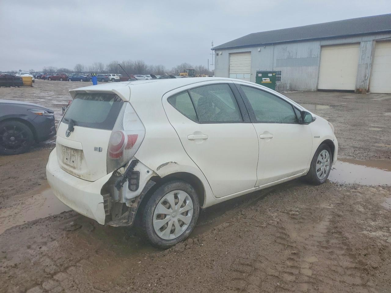 2013 TOYOTA PRIUS C photo 3