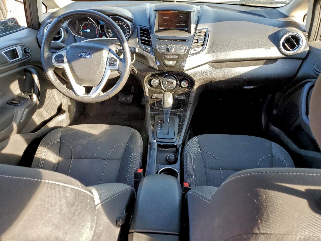 2015 FORD FIESTA SE photo 8