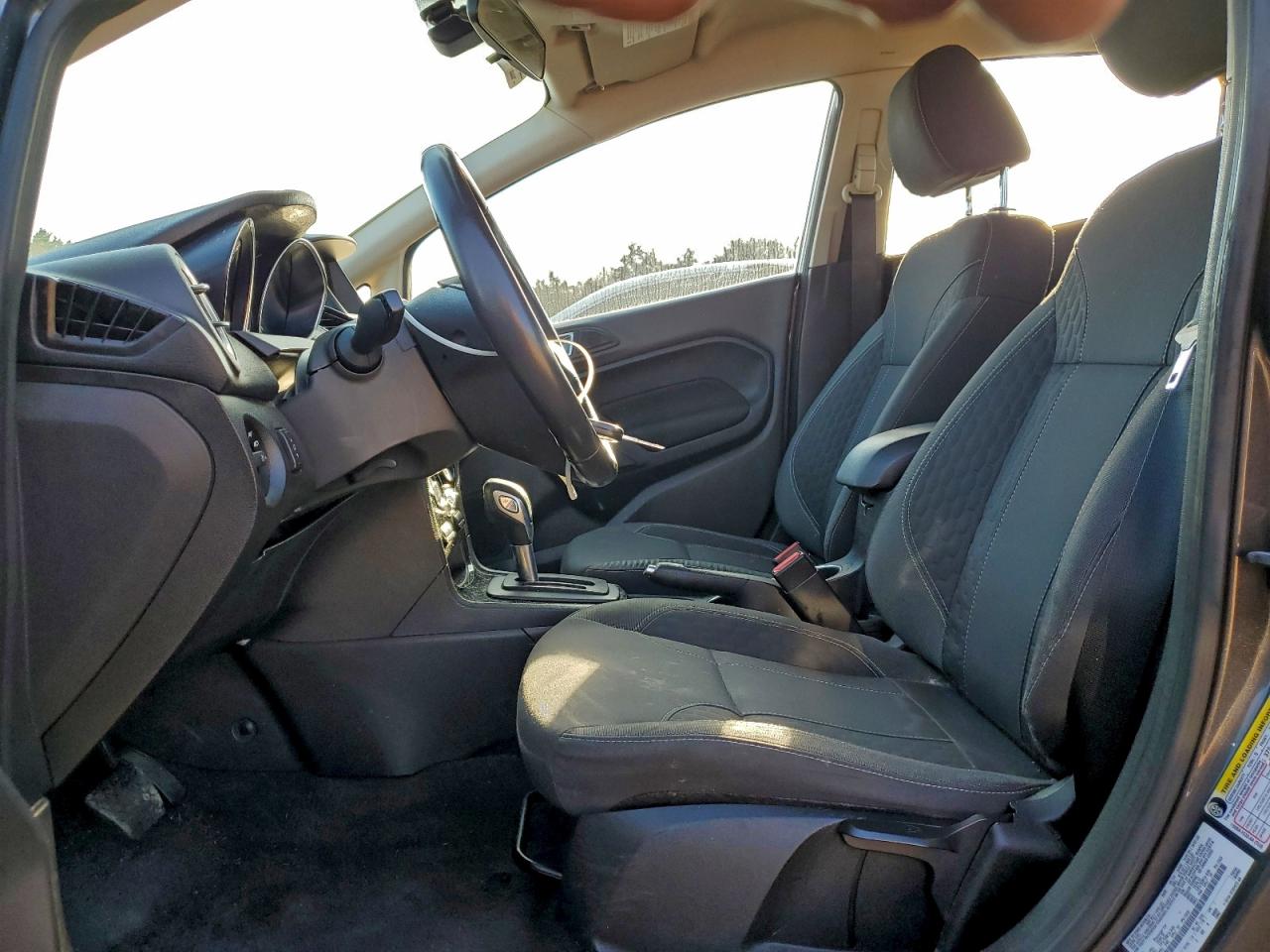 2015 FORD FIESTA SE photo 7