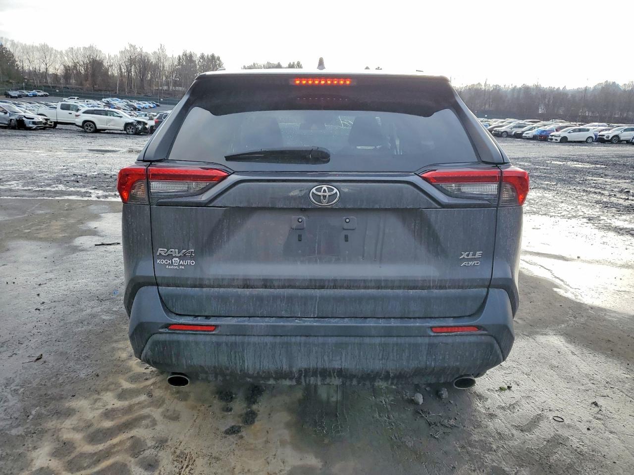 2021 TOYOTA RAV4 XLE photo 6