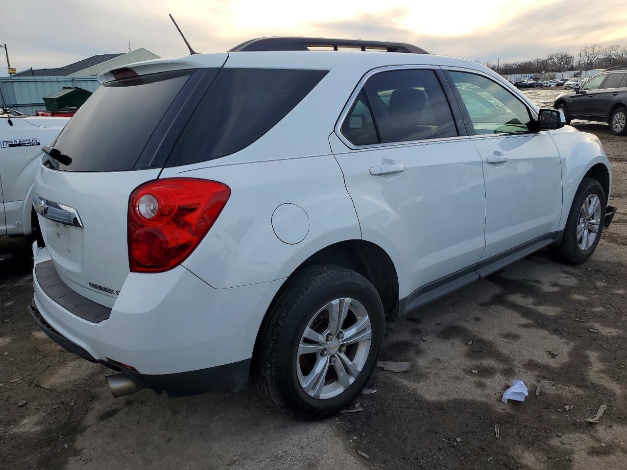2013 CHEVROLET EQUINOX LT photo 3