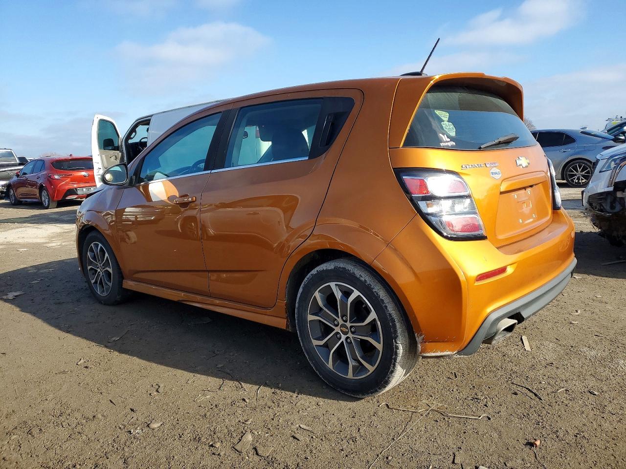 2017 CHEVROLET SONIC LT photo 3