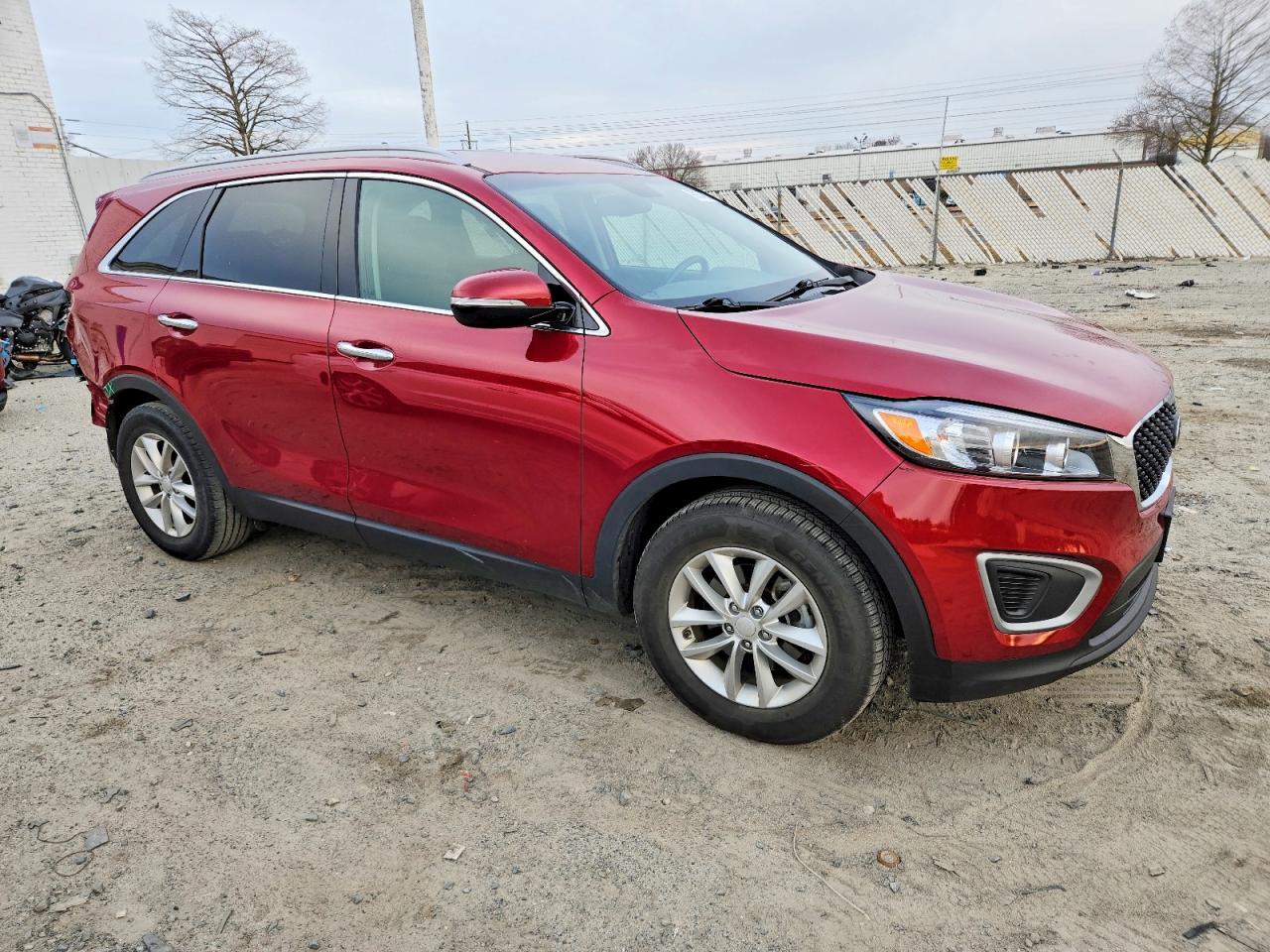 2017 KIA SORENTO LX photo 4
