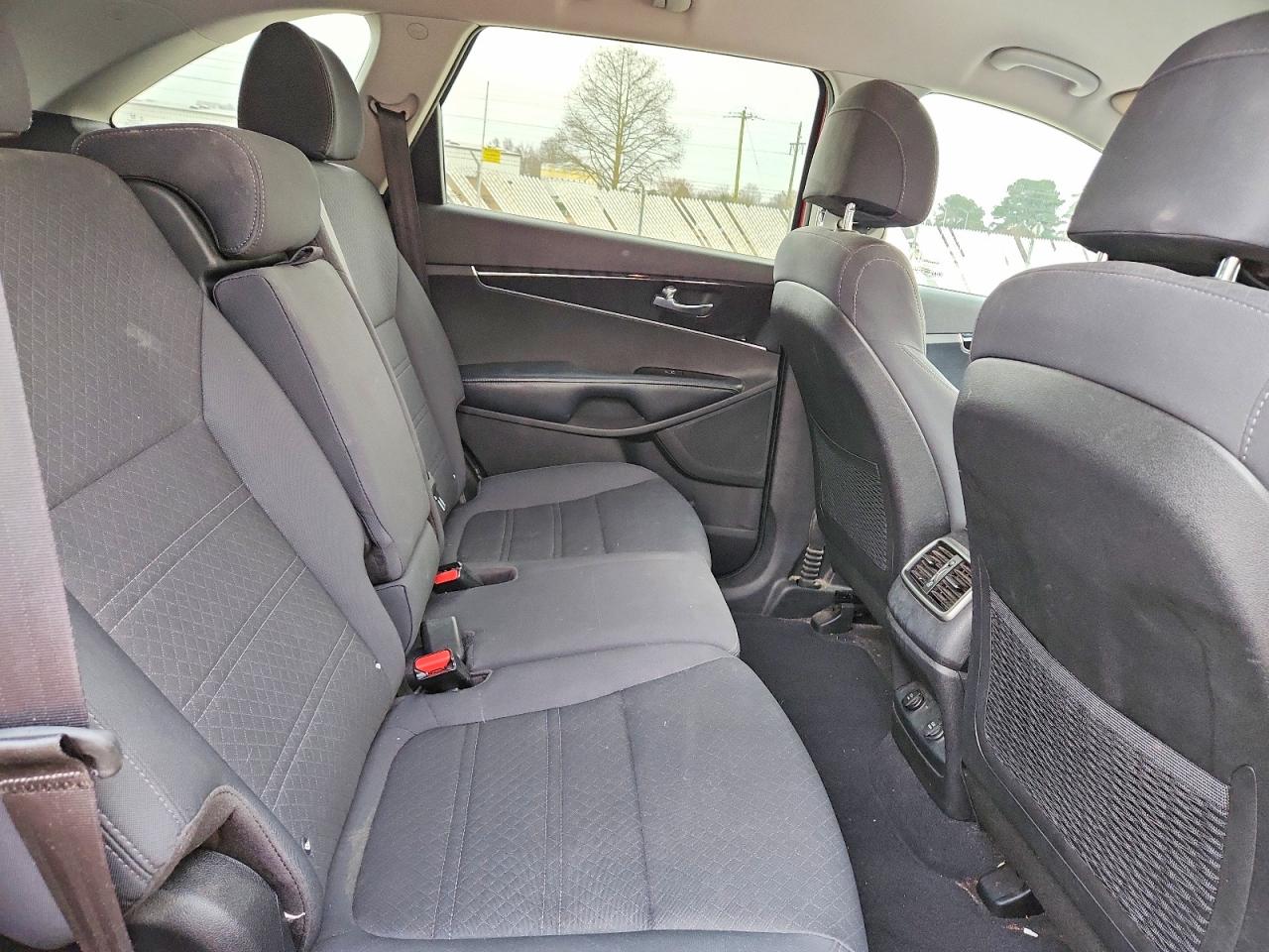 2017 KIA SORENTO LX photo 11