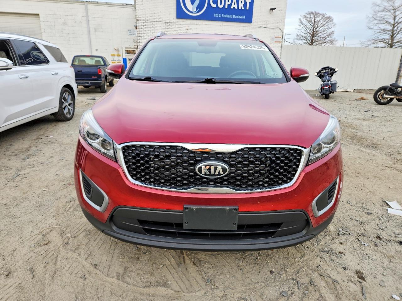 2017 KIA SORENTO LX photo 5