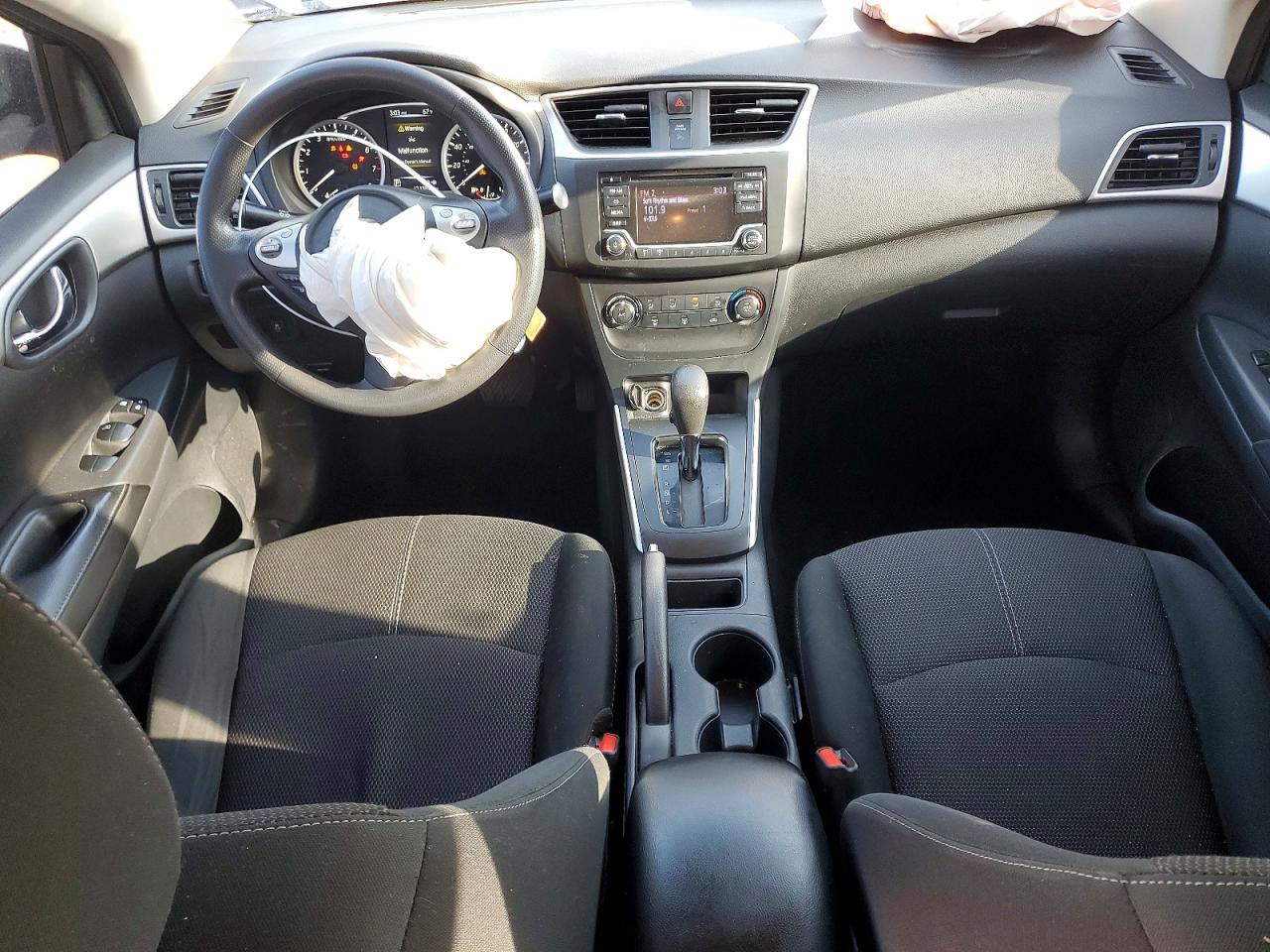 2018 NISSAN SENTRA S photo 8