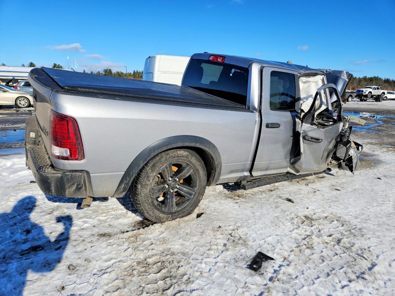 2022 RAM 1500 CLASSIC SLT photo 3