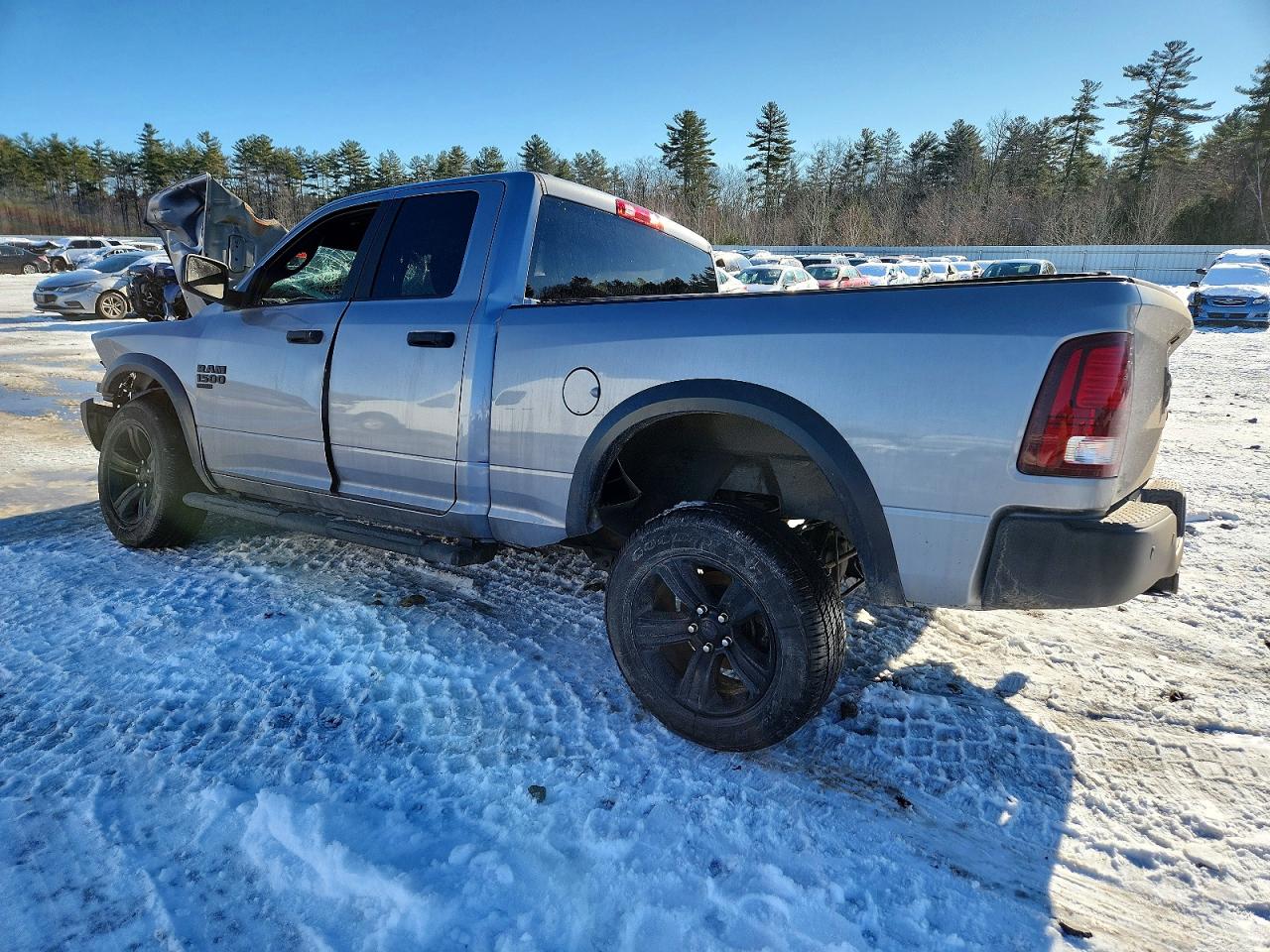 2022 RAM 1500 CLASSIC SLT photo 2
