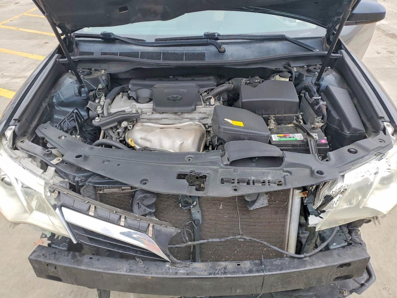 2012 TOYOTA CAMRY photo 11