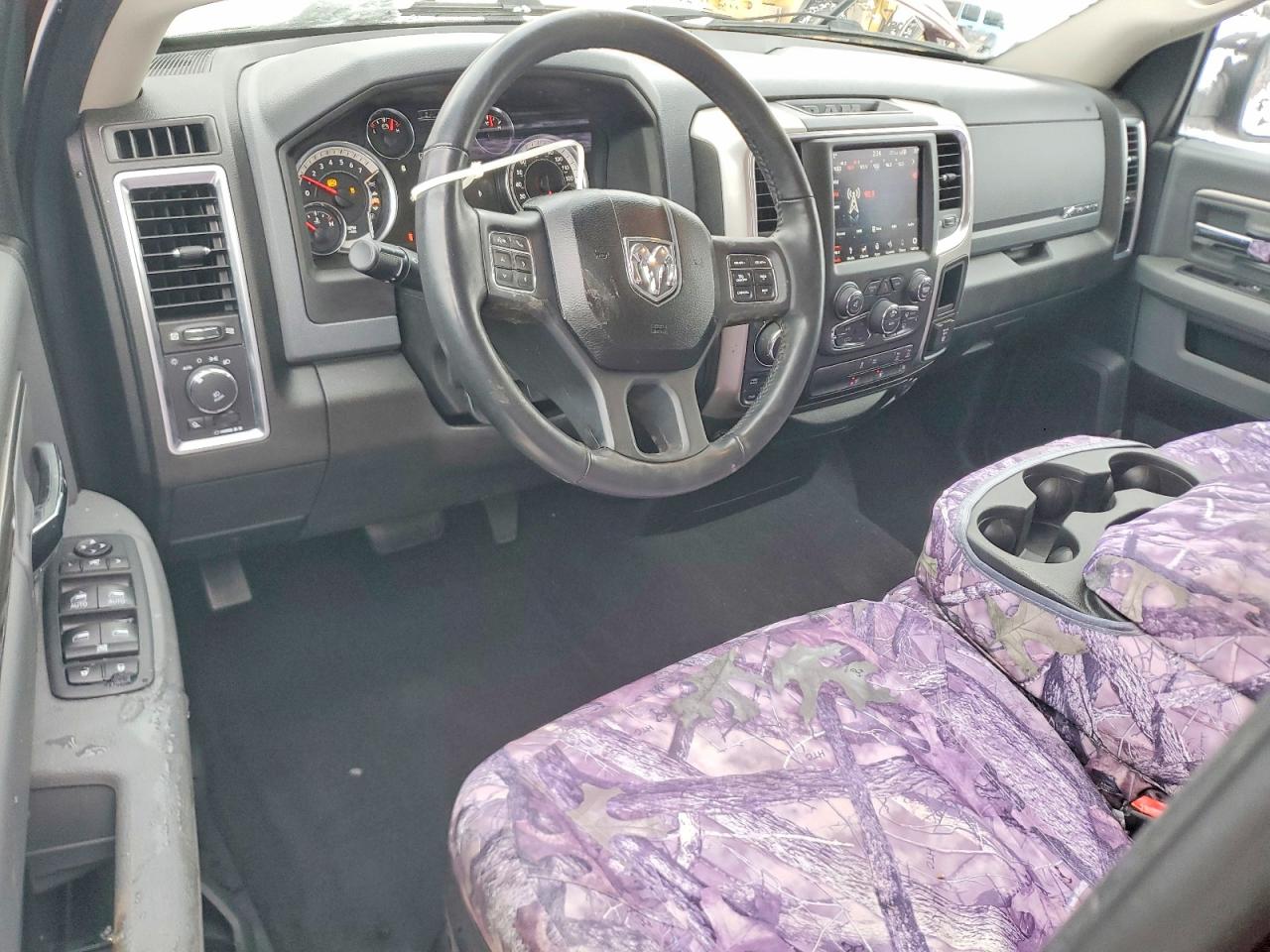 2019 RAM 1500 CLASSIC SLT photo 8