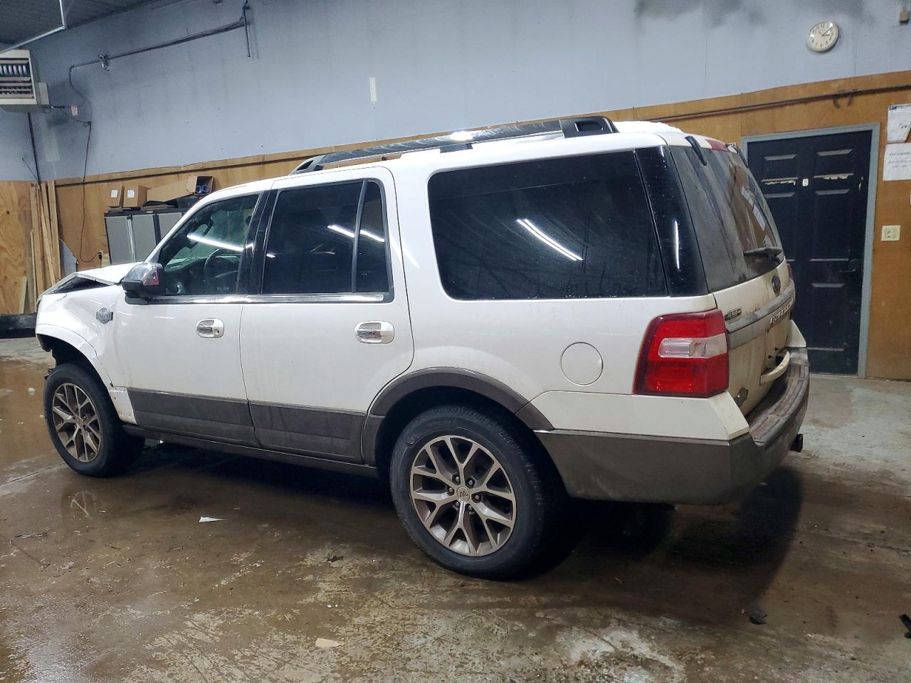 2016 FORD EXPEDITION XLT photo 2