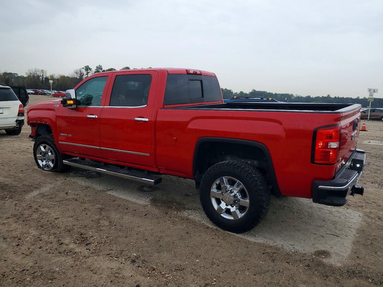 2017 GMC SIERRA K2500 SLT photo 2