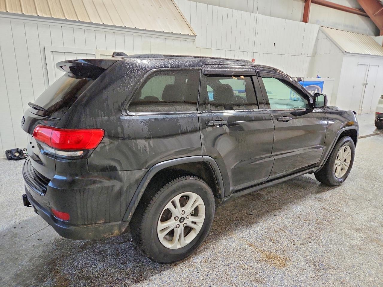 2016 JEEP GRAND CHEROKEE LAREDO photo 3