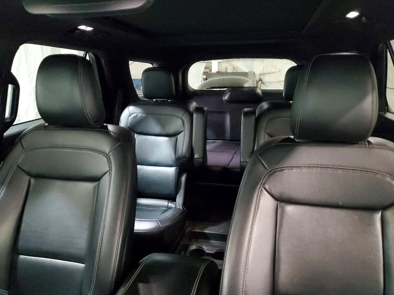 2020 FORD EXPLORER XLT photo 10