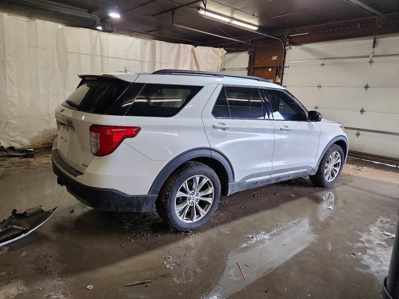 2020 FORD EXPLORER XLT photo 3