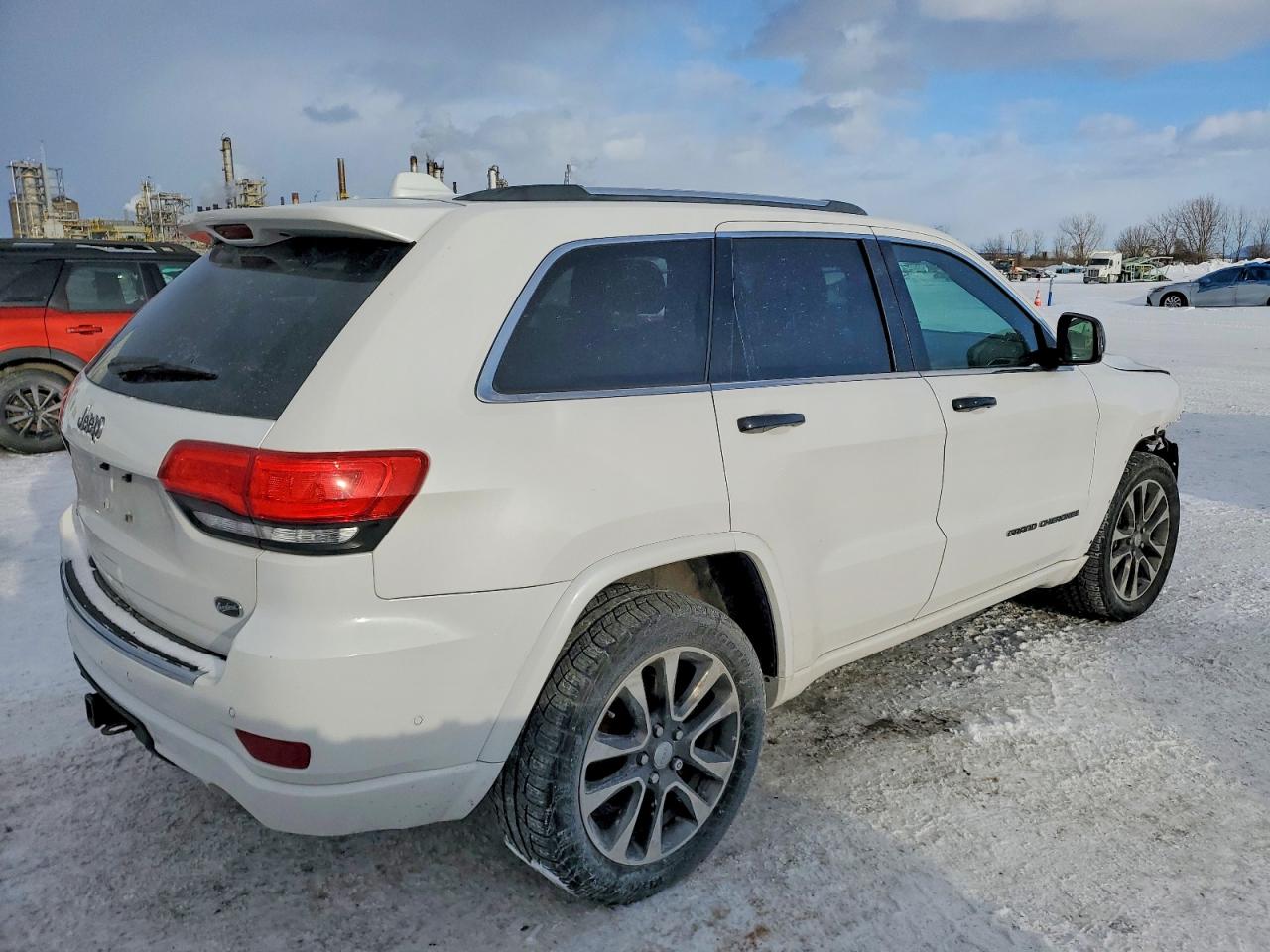 2018 JEEP GRAND CHEROKEE OVERLAND photo 3