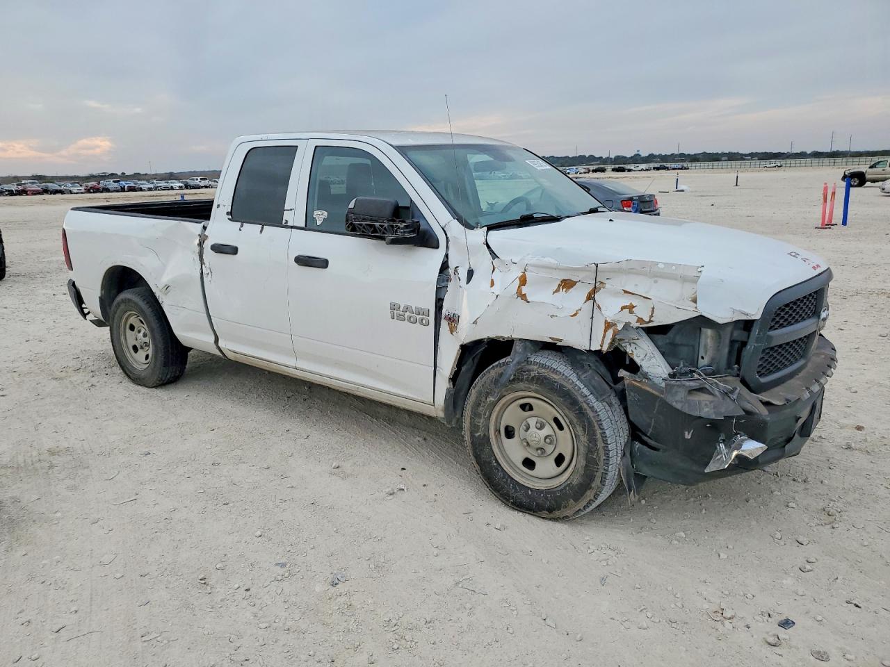2014 RAM 1500 ST photo 4