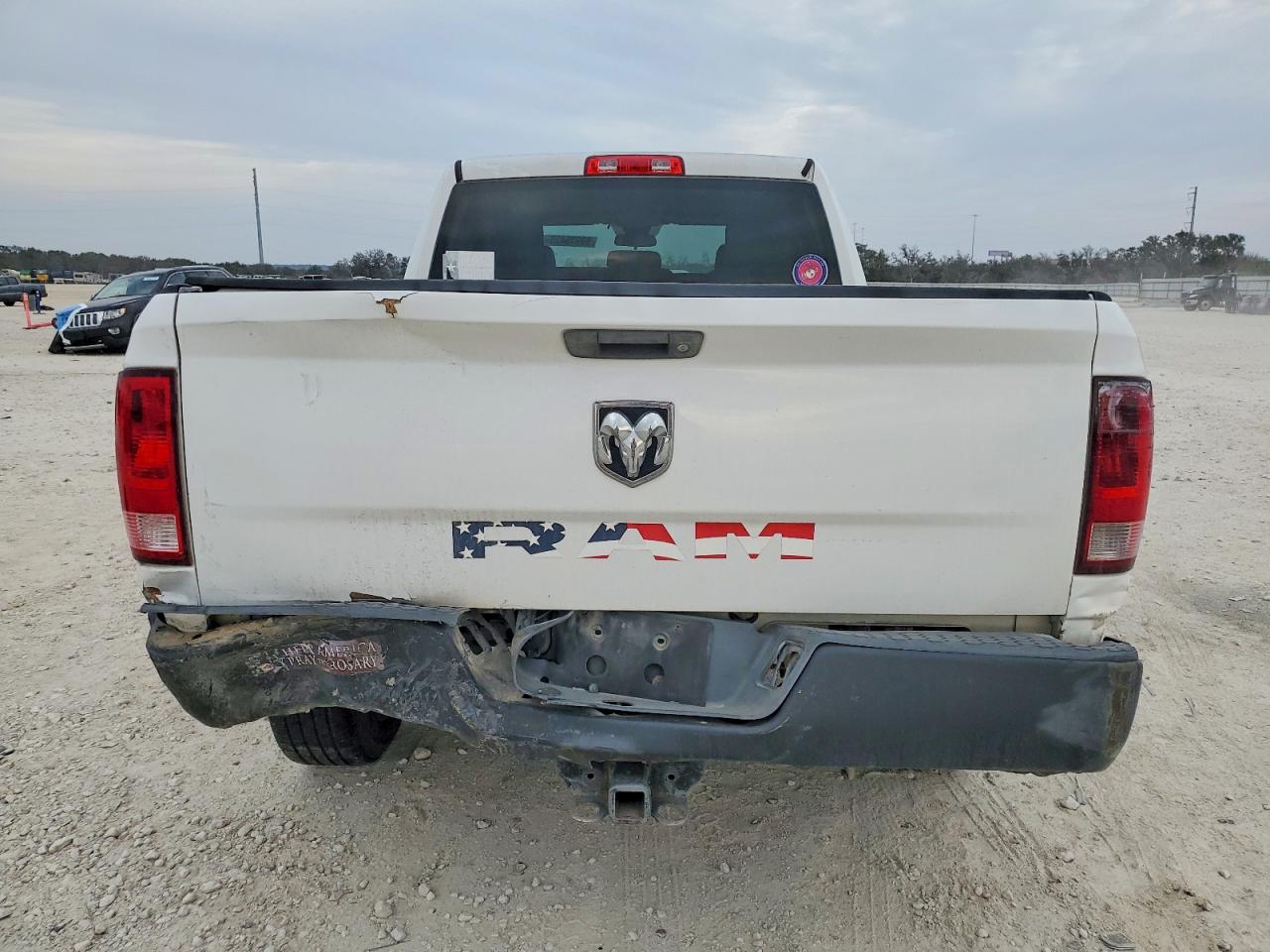 2014 RAM 1500 ST photo 6