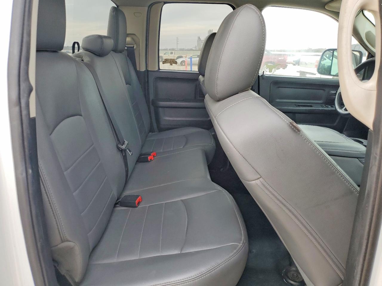 2014 RAM 1500 ST photo 10