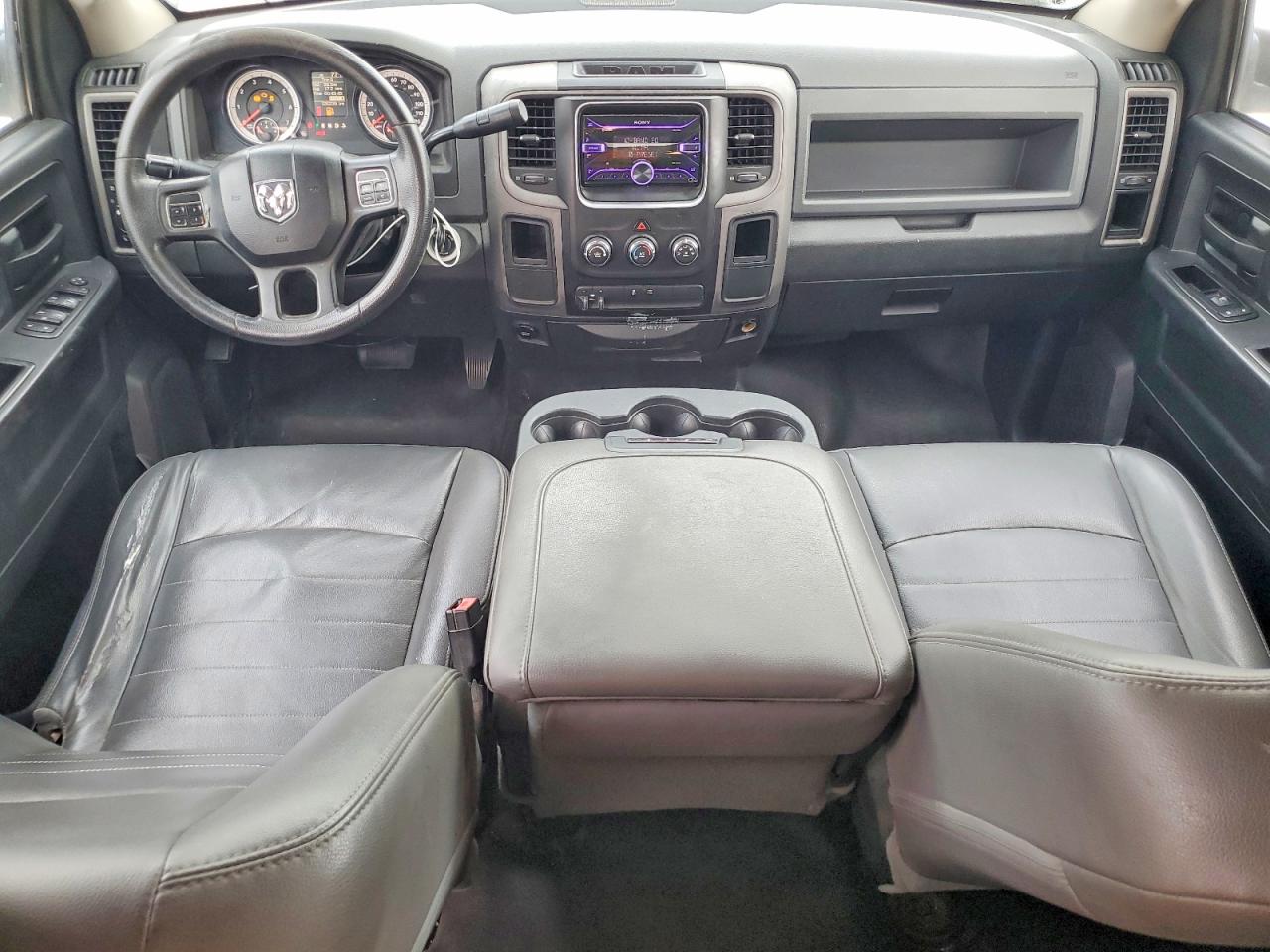 2014 RAM 1500 ST photo 8