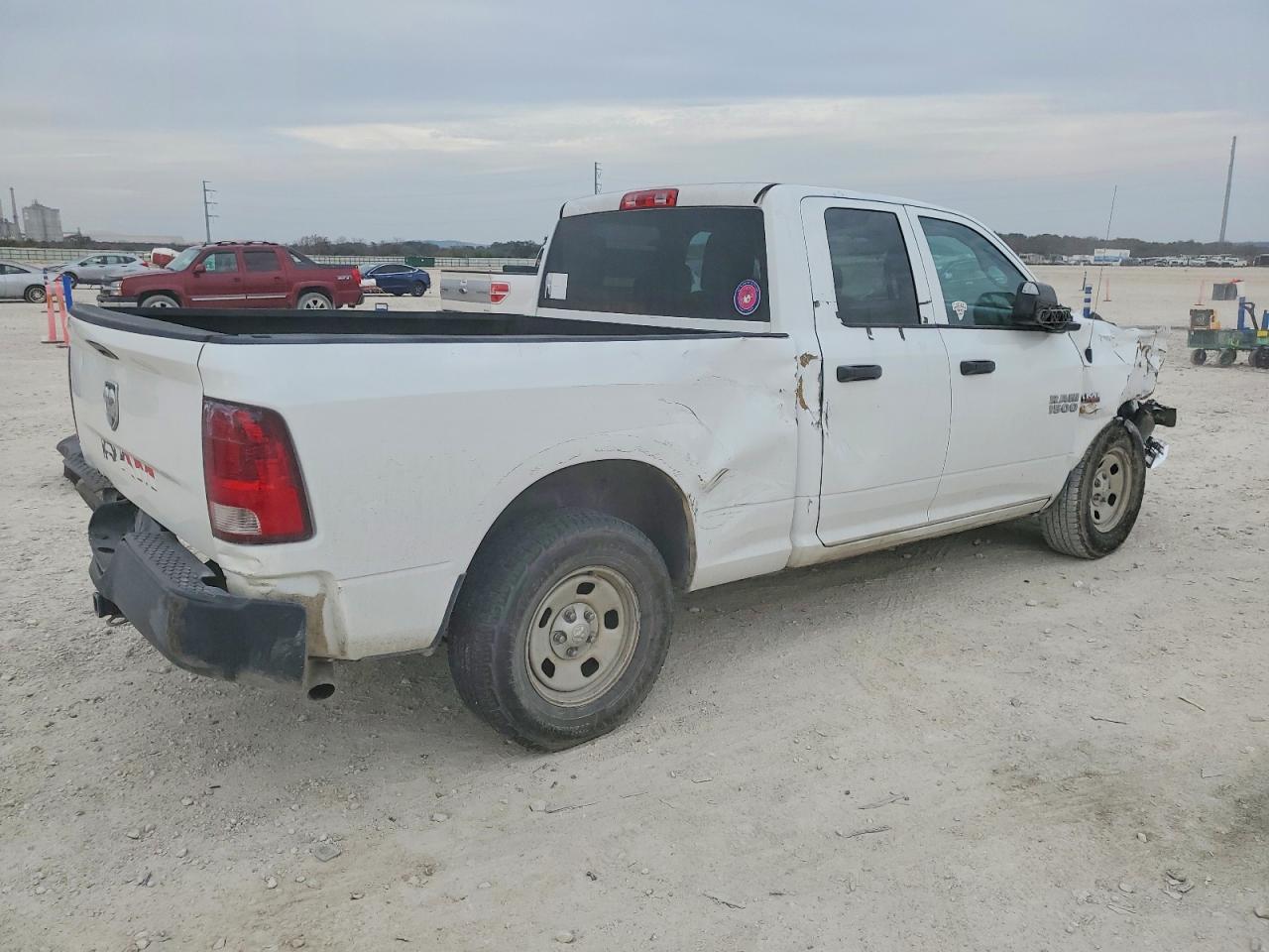 2014 RAM 1500 ST photo 3