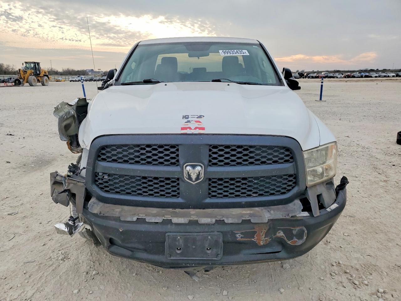 2014 RAM 1500 ST photo 5