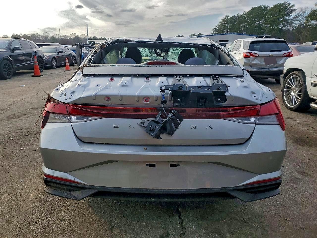 2021 HYUNDAI ELANTRA SE photo 6