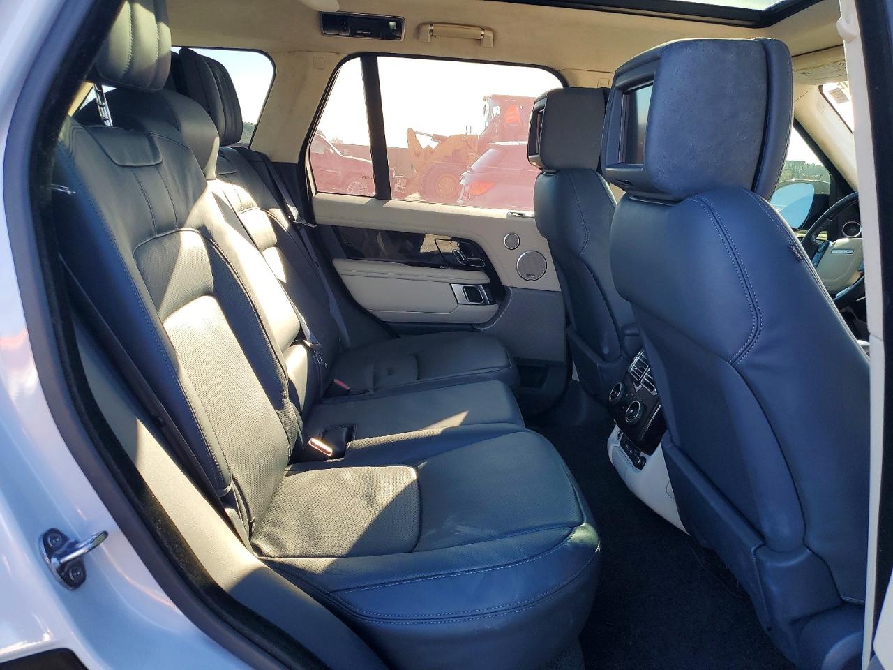 2018 LAND ROVER RANGE ROVER SUPERCHARGED photo 11