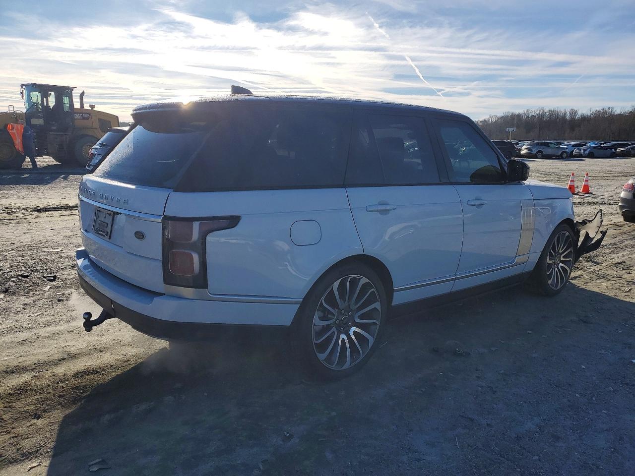 2018 LAND ROVER RANGE ROVER SUPERCHARGED photo 3