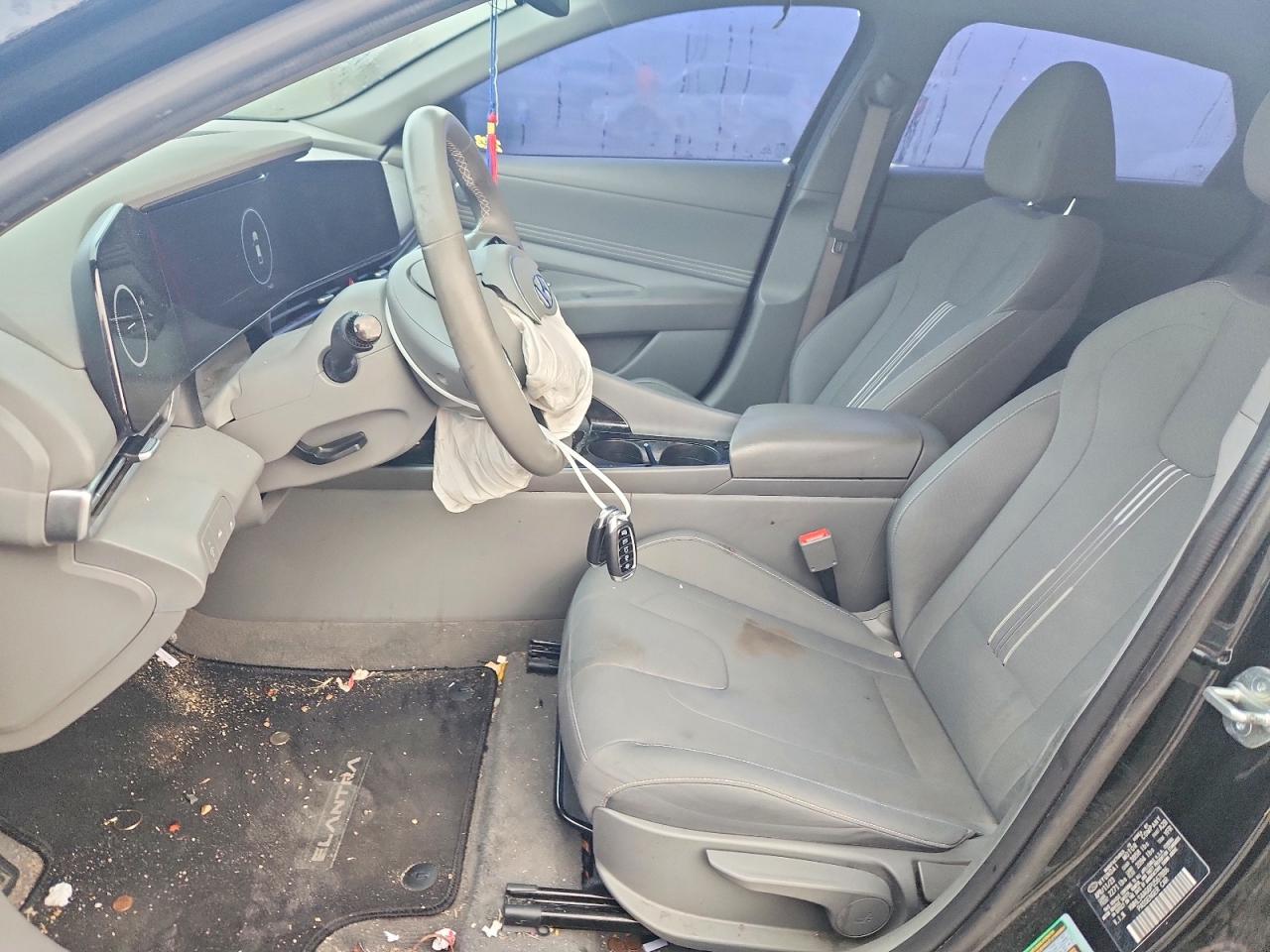 2023 HYUNDAI ELANTRA SEL photo 7