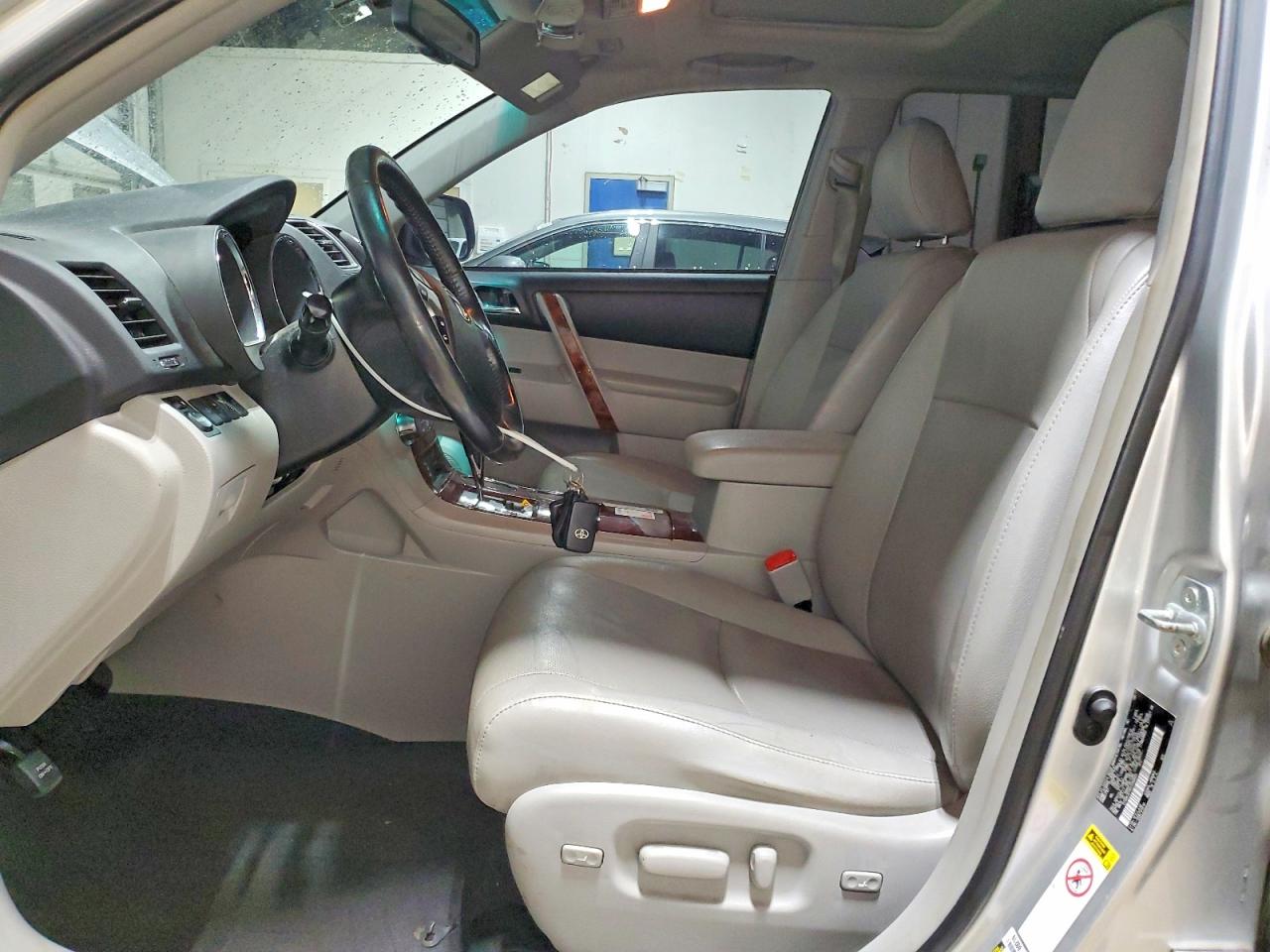 2012 TOYOTA HIGHLANDER LIMITED photo 7