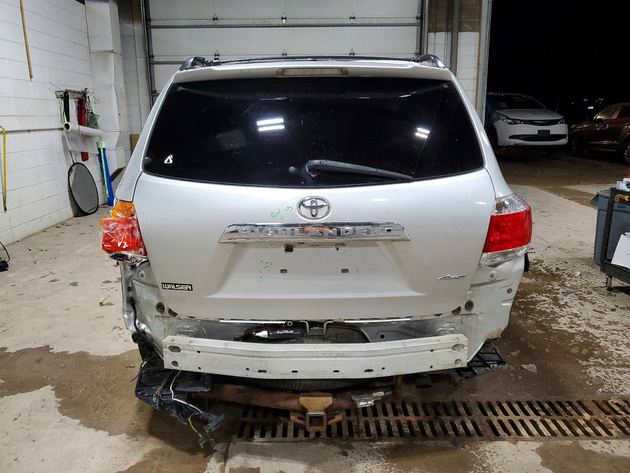 2012 TOYOTA HIGHLANDER LIMITED photo 6