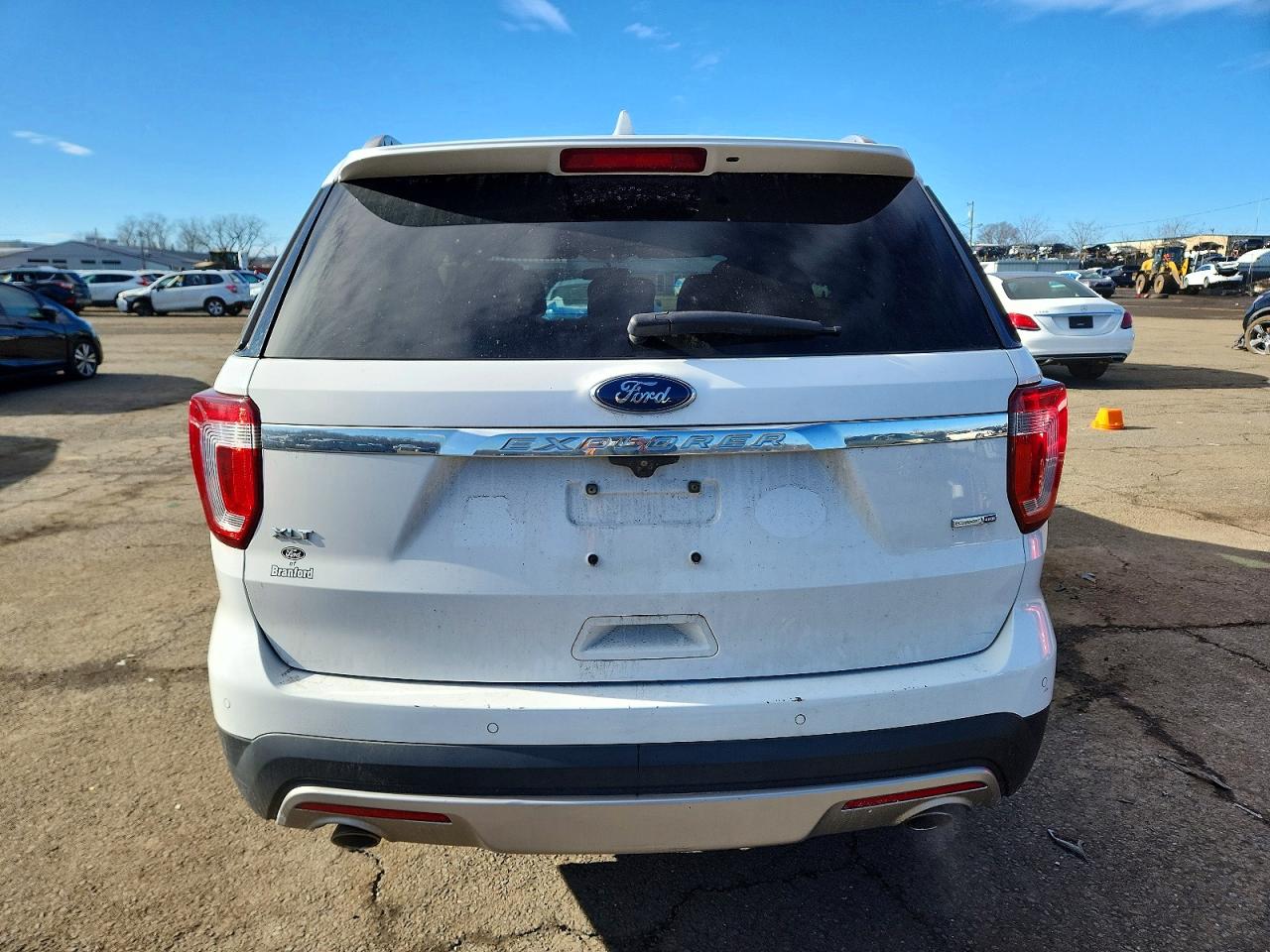 2017 FORD EXPLORER XLT photo 6